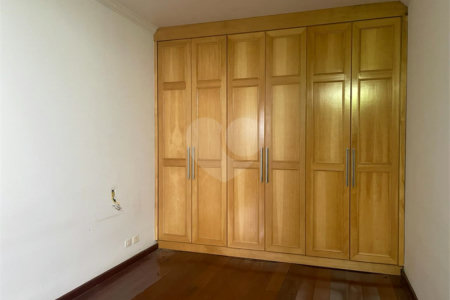 Casa de Vila à venda com 3 quartos, sendo 1 suíte, em Jardim Hípico, São Paulo, SP