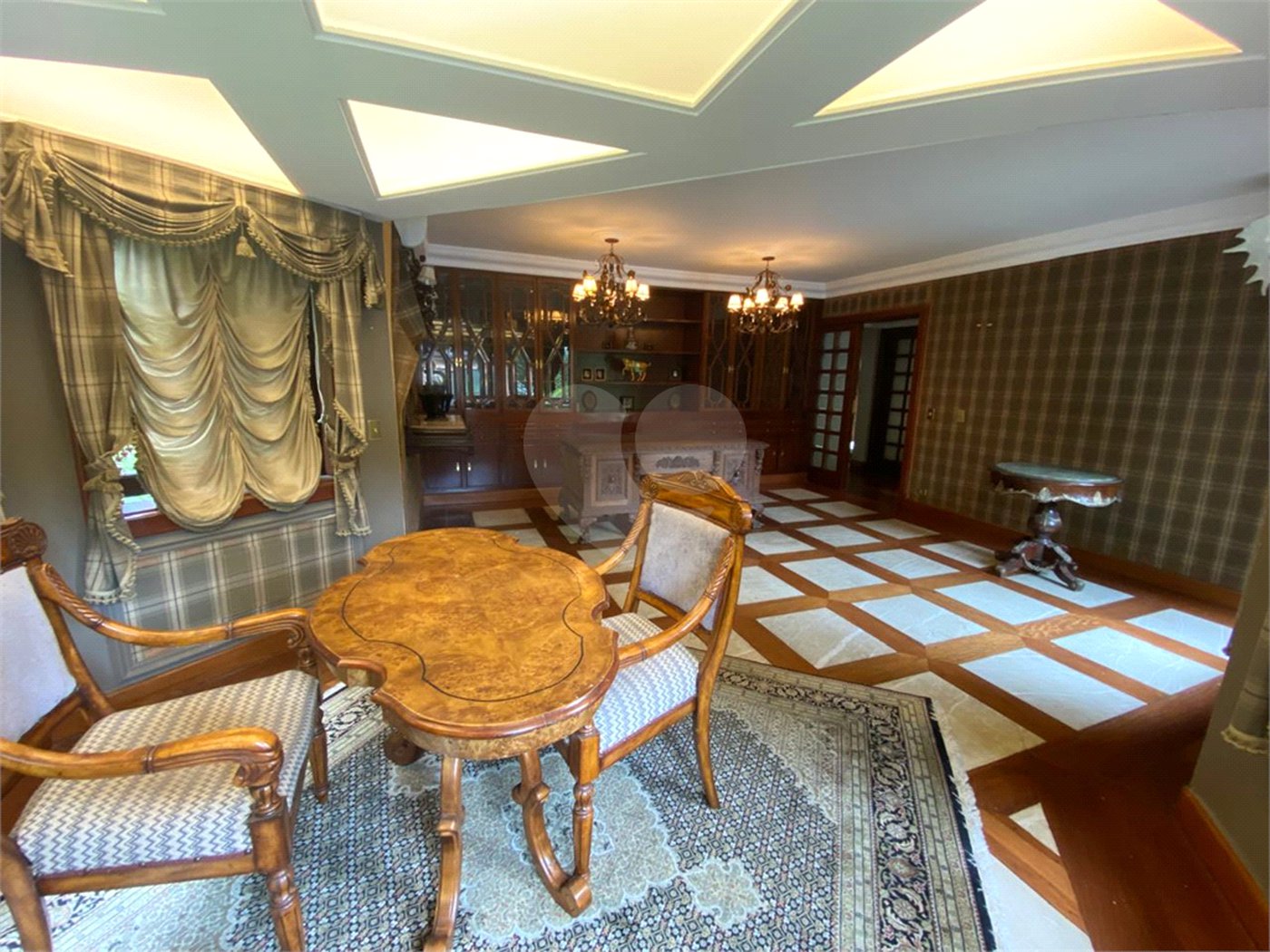 Casa à venda ou para alugar com 5 quartos, sendo 3 suítes,  em Fazenda Morumbi, São Paulo, SP