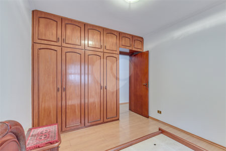 Casa Térrea à venda com 4 quartos, sendo 1 suíte, em Jardim Prudência, São Paulo, SP