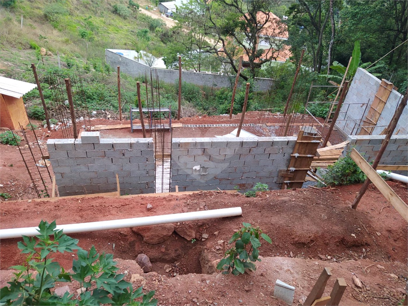 Terreno à venda no condomínio Loteamento Altos da Cantareira, Mairiporã - SP