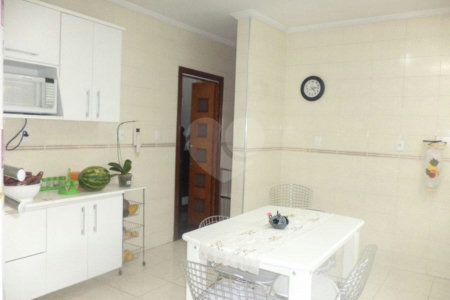 Sobrado à venda com 3 quartos, sendo 1 suíte, em Campo Belo, São Paulo, SP