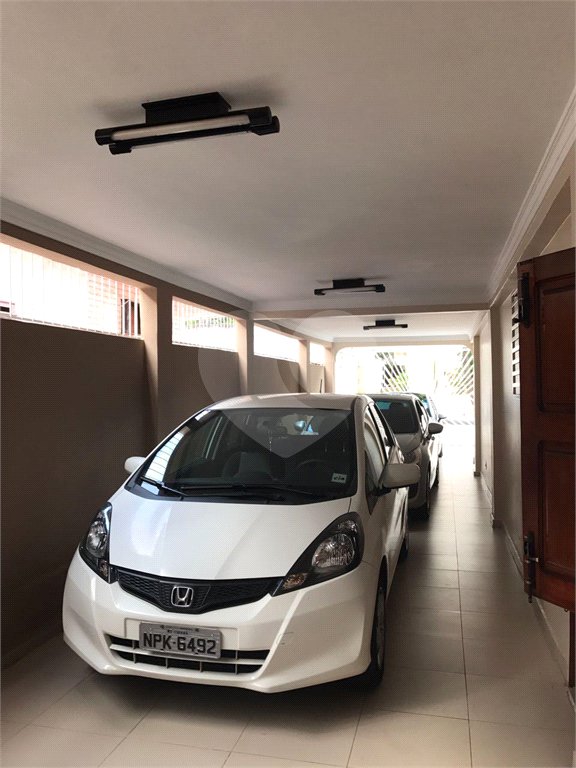 Sobrado à venda com 3 quartos, sendo 2 suítes, em Jardim Tropical, Cuiabá, MT