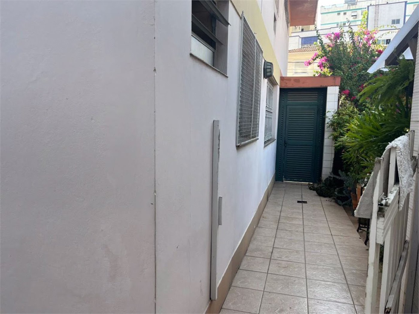 Casa com 5 dormitórios para alugar, 250 m² por R$ 10.630,00 - Ponta da Praia - Santos/SP