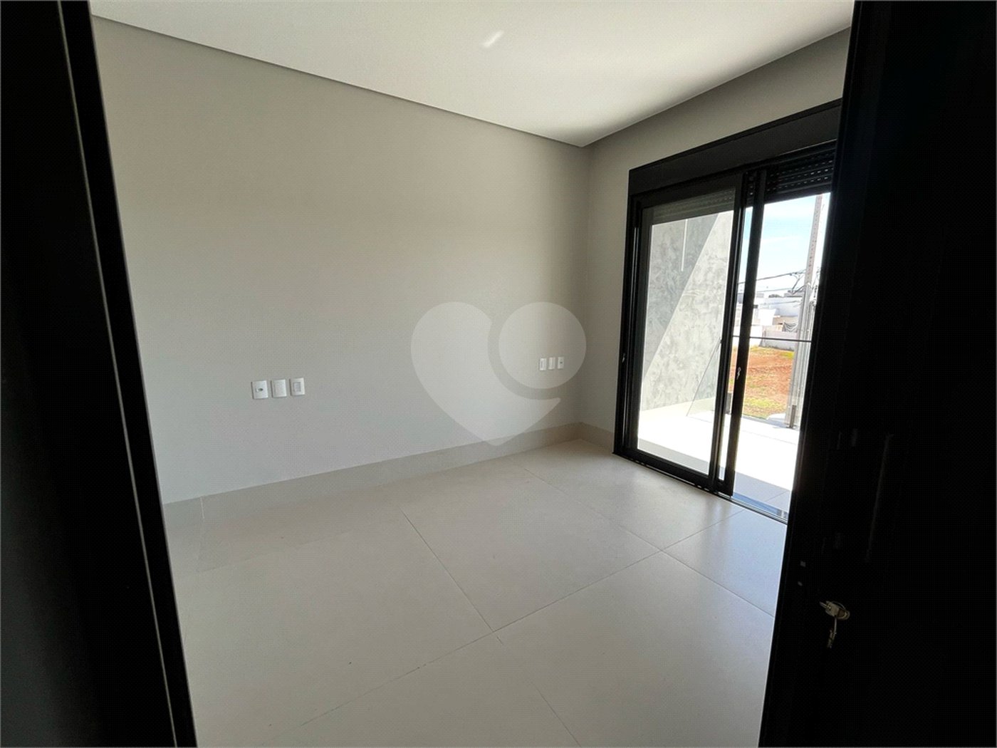 Casa à venda com 4 suítes no condomínio Florais do Parque, Cuiabá - MT