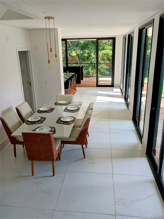 Casa à venda ou para alugar com 4 suítes no Centro, Jambeiro, SP