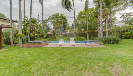 Sobrado à venda com 5 quartos, sendo 3 suítes,  em Alto da Boa Vista, São Paulo, SP