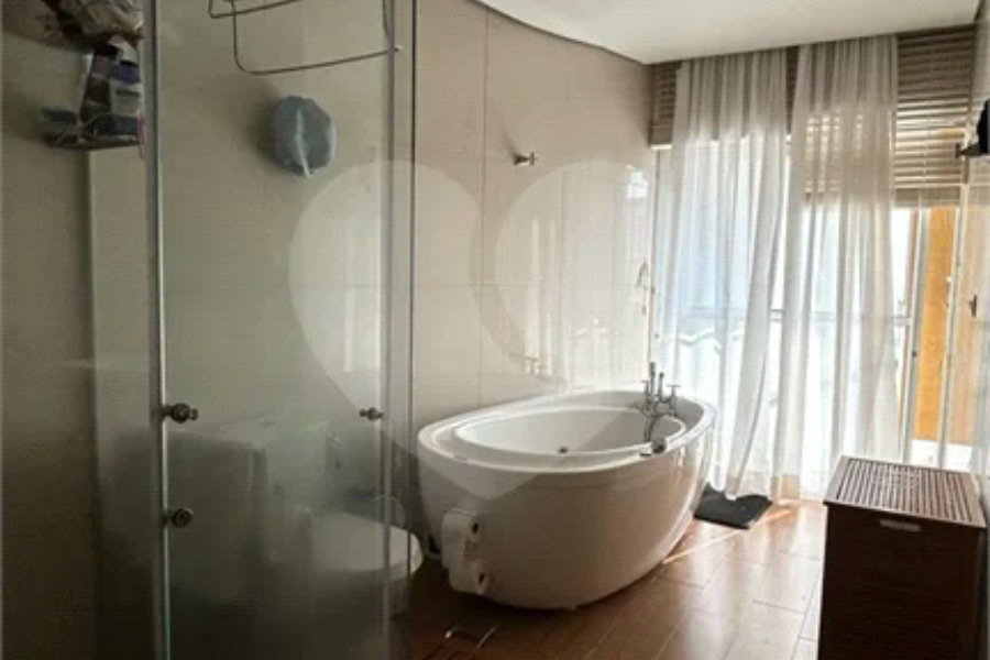 Casa à venda com 3 quartos, sendo 1 suíte, no condomínio Marcia Miyashiro, São Paulo - SP