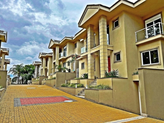 Casa à venda com 4 suítes no condomínio Villagio Di Modena, São Paulo - SP