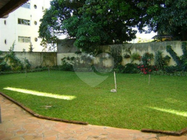 Sobrado à venda com 4 quartos, sendo 2 suítes,  em Santo Amaro, São Paulo, SP
