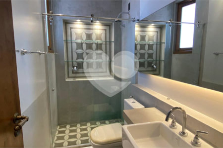Casa à venda com 1 quarto, sendo 3 suítes, no Centro, Porto Seguro, BA