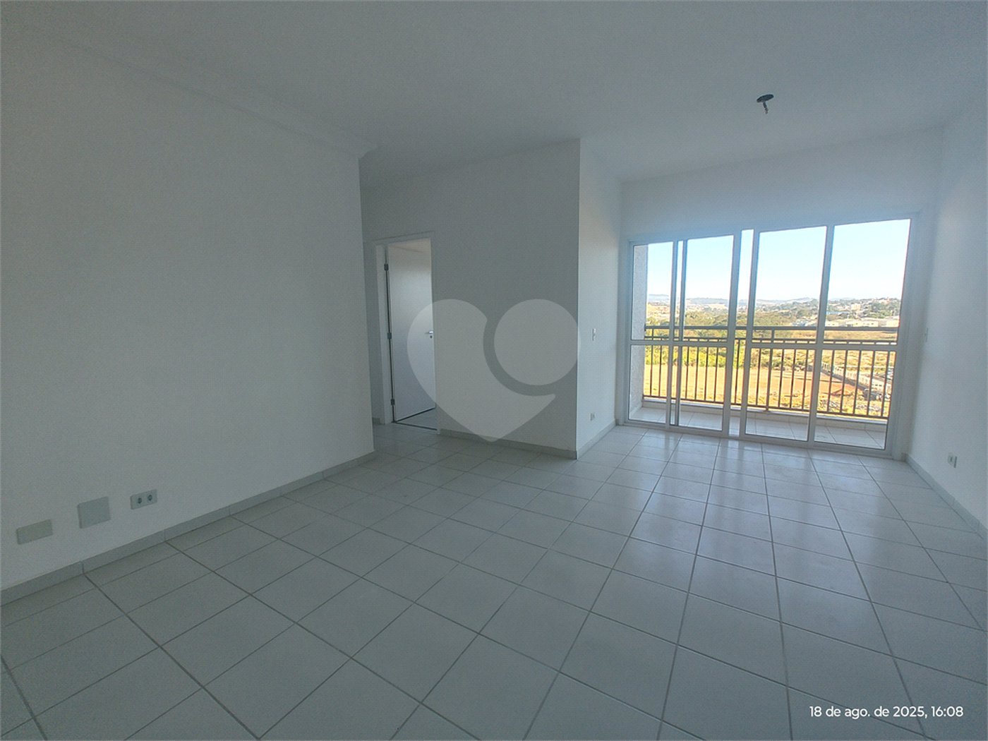 Apartamento para alugar com 3 quartos, sendo 1 suíte,  em Jardim das Palmeiras, Atibaia, SP