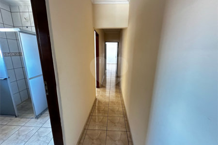 Sobrado à venda com 4 quartos, sendo 1 suíte, em Vila Amorim, Suzano, SP