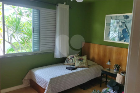 Casa à venda com 4 quartos, sendo 2 suítes, no condomínio Crystal Lake, Rio de Janeiro - RJ