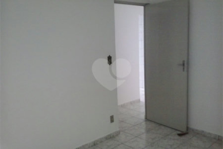 Apartamento à venda com 2 quartos em Vila Perracini, Poá, SP