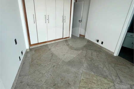 Apartamento à venda com 4 quartos, sendo 2 suítes, em Vila Nova, Cabo Frio, RJ