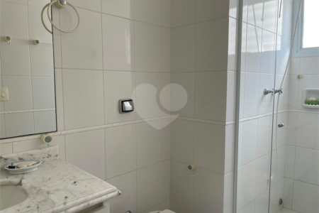 Sobrado à venda com 4 quartos, sendo 2 suítes, em Chácara Monte Alegre, São Paulo, SP