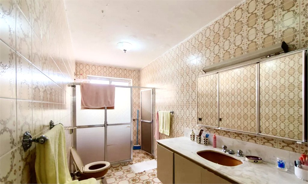 Sobrado à venda com 5 quartos, sendo 1 suíte, em Vila Monumento, São Paulo, SP