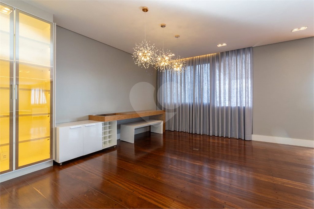 Apartamento à venda com 4 suítes em Vila Sofia, São Paulo, SP