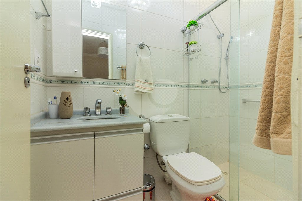 Casa à venda com 3 quartos, sendo 1 suíte, no condomínio Villaggio Di Firenze, São Paulo - SP