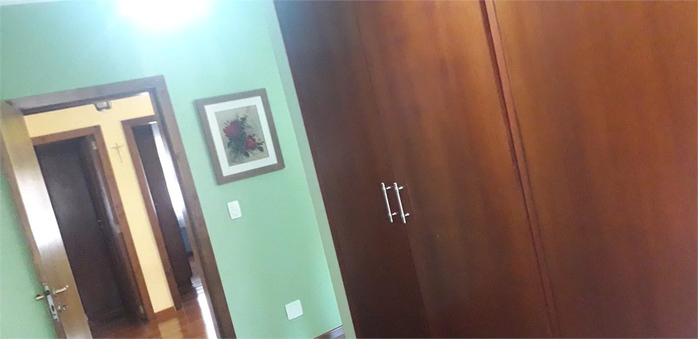 Casa à venda com 3 quartos, sendo 2 suítes,  em Jardim Leonor, São Paulo, SP