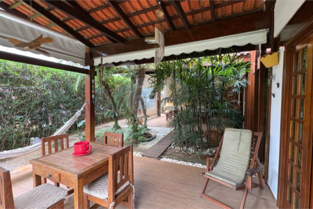 Casa à venda com 4 quartos, sendo 2 suítes,  no condomínio Vivendas do Lago, Sorocaba - SP