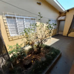 Casa Térrea com 3 dormitórios, sendo 1 suíte.