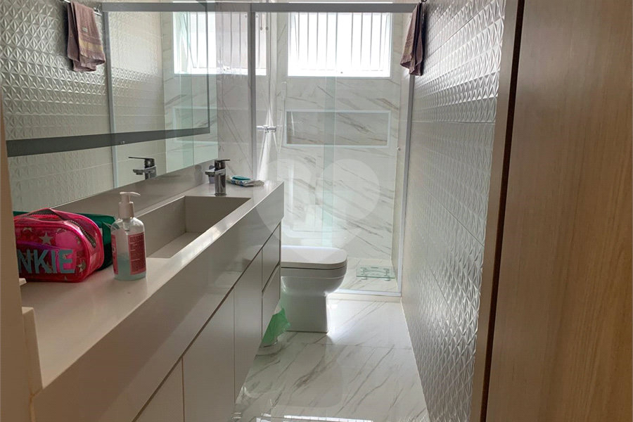 Sobrado à venda com 4 quartos, sendo 3 suítes, em Imirim, São Paulo, SP