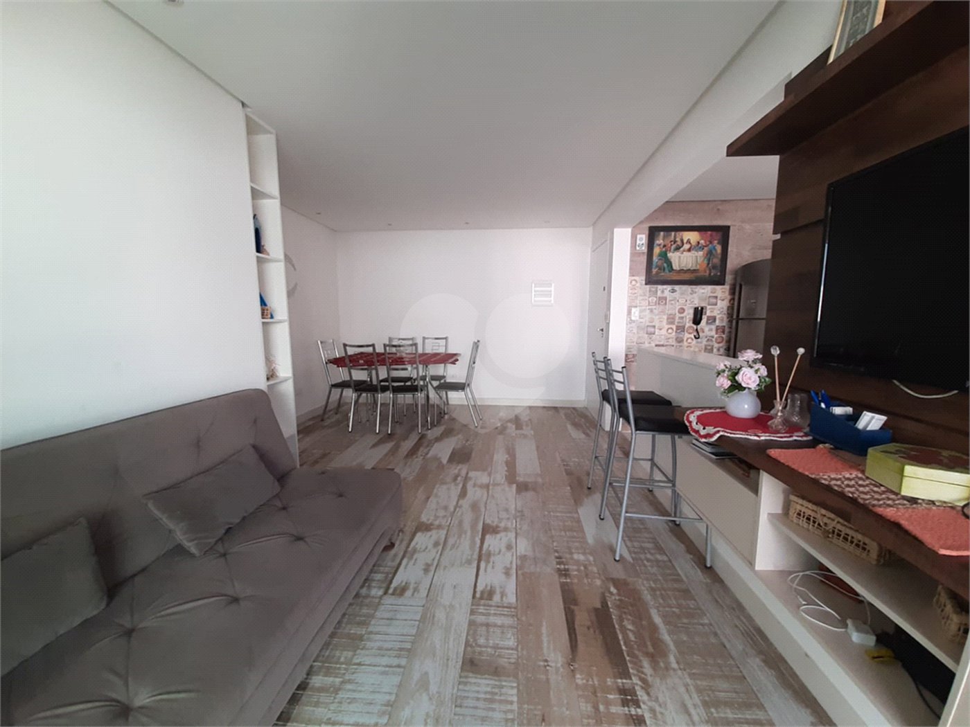 Apartamento à venda com 2 quartos, sendo 1 suíte,  no Centro, Mongaguá, SP