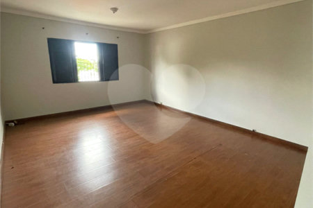Sobrado à venda com 3 quartos, sendo 2 suítes,  em Vila Oliveira, Mogi das Cruzes, SP