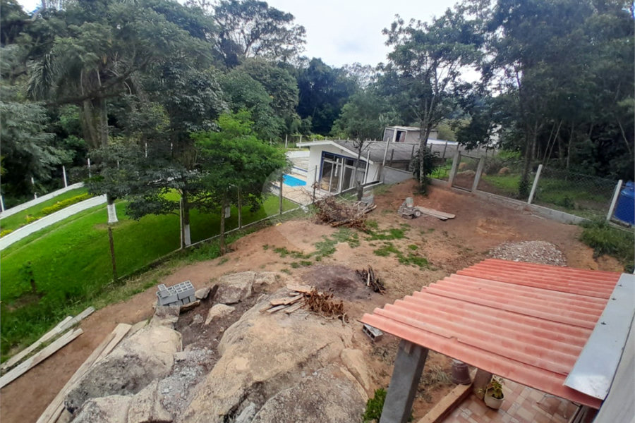 Sobrado à venda com 3 quartos, sendo 1 suíte, em Serra da Cantareira, Mairiporã, SP
