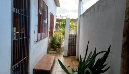 Casa à venda com 2 quartos em Forte, Praia Grande, SP