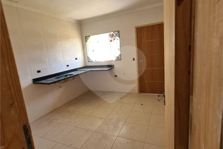 Sobrado à venda com 3 quartos, sendo 1 suíte, em Vila Gomes, São Paulo, SP