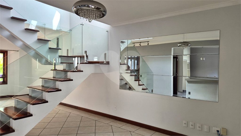 Casa à venda com 4 quartos, sendo 2 suítes, no condomínio Residencial Grape Village, Vinhedo - SP