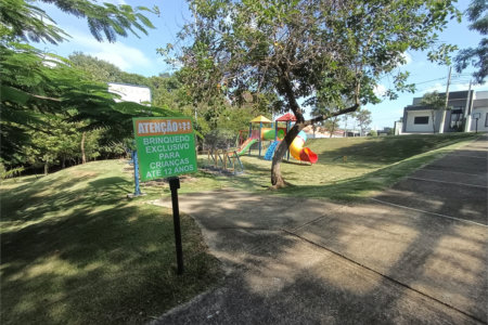 Casa à venda com 3 quartos, sendo 1 suíte,  no condomínio Ipes 2, Tatuí - SP