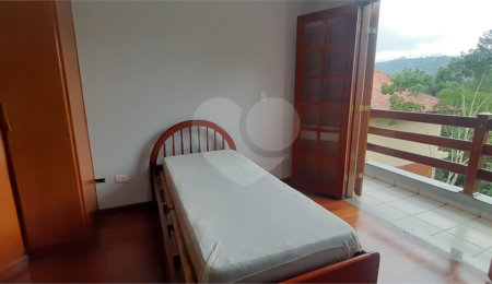 Sobrado à venda com 4 quartos, sendo 3 suítes,  em Serra da Cantareira, Mairiporã, SP
