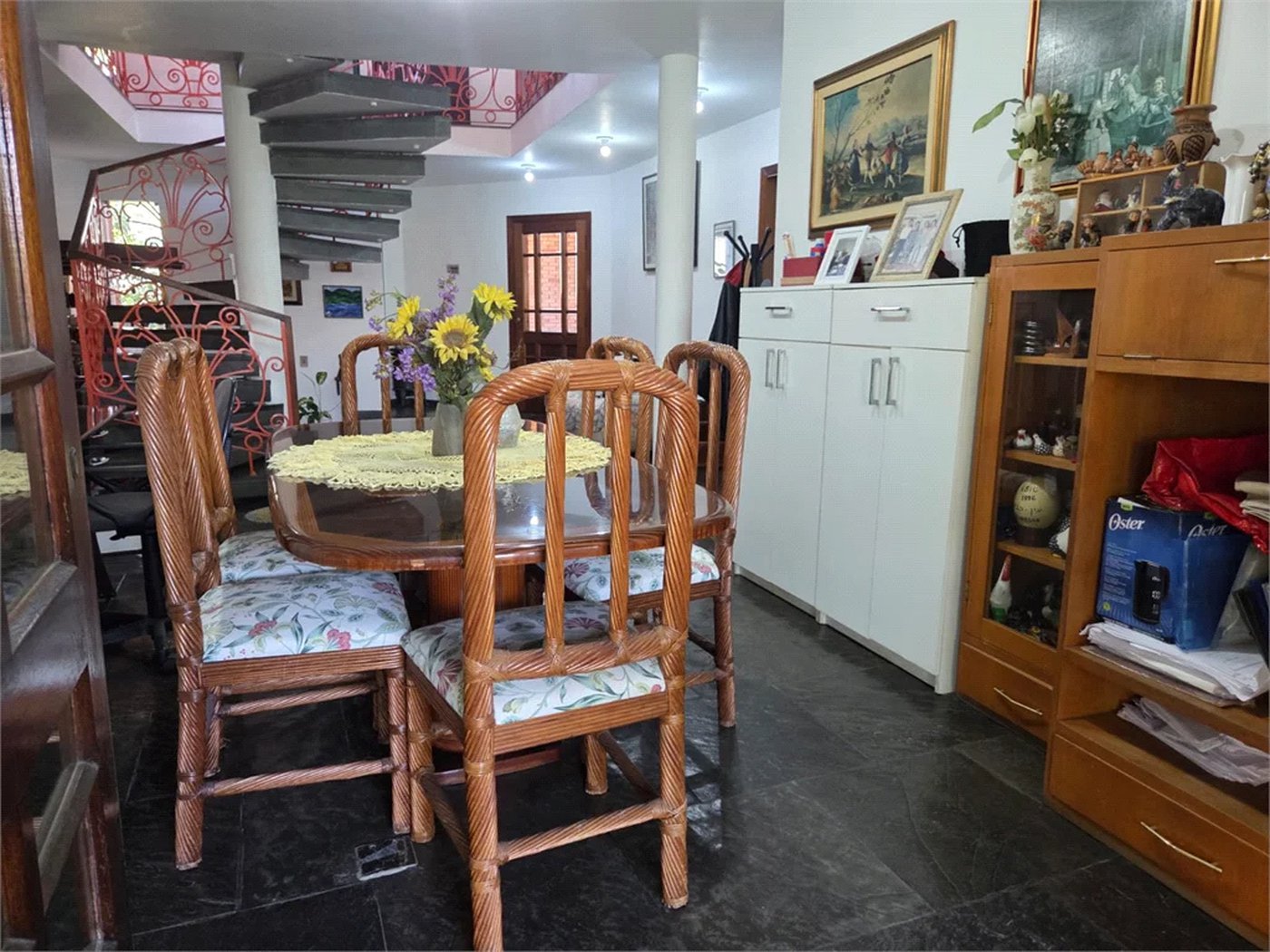 Casa à venda com 4 quartos, sendo 2 suítes, em Cidade São Francisco, São Paulo, SP