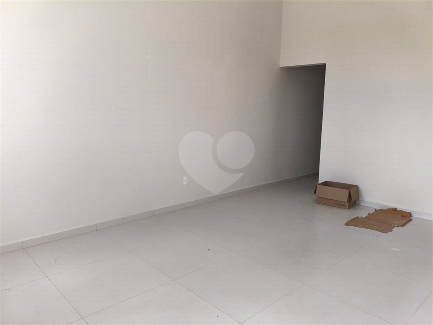 Casa à venda com 3 quartos, sendo 1 suíte, no condomínio Tivolli, Itapetininga - SP