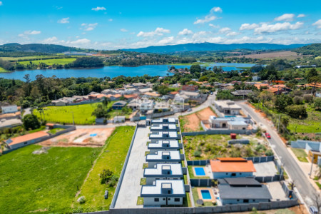 Casa térrea à venda com 3 quartos, sendo 1 suíte, no condomínio Flores da Usina, Atibaia - SP