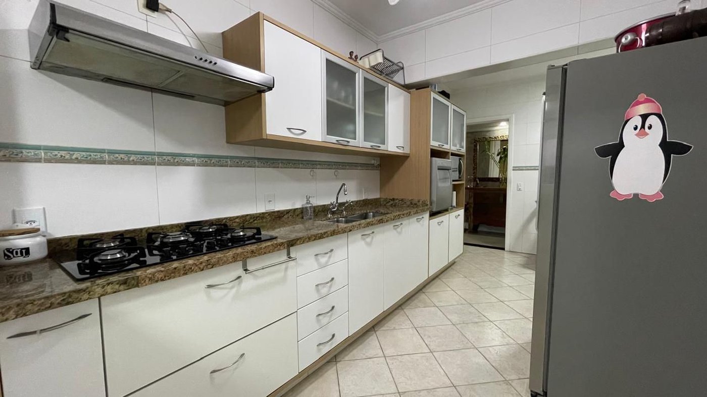 Apartamento com 3 dormitórios frente a praia à venda, 161 m² por R$ 2.200.000 - Gonzaga - Santos/SP