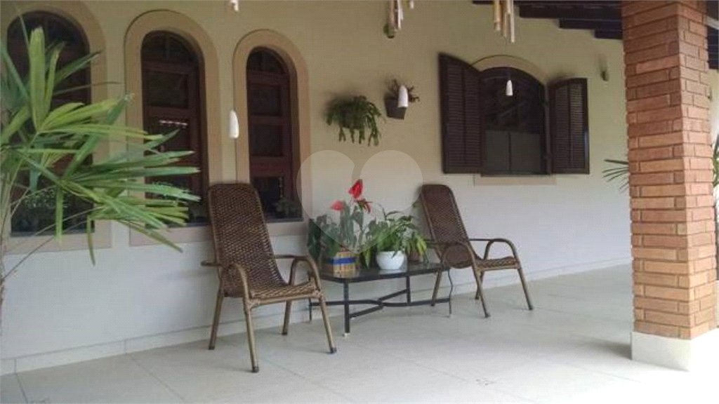 Casa à venda com 4 quartos, sendo 2 suítes, no condomínio Vinhas da Vista Alegre - Lado Sede, Vinhedo - SP