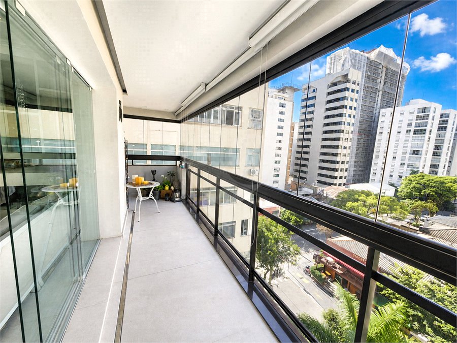 Apartamento à venda com 4 quartos, sendo 3 suítes, em Santa Cecília, São Paulo, SP