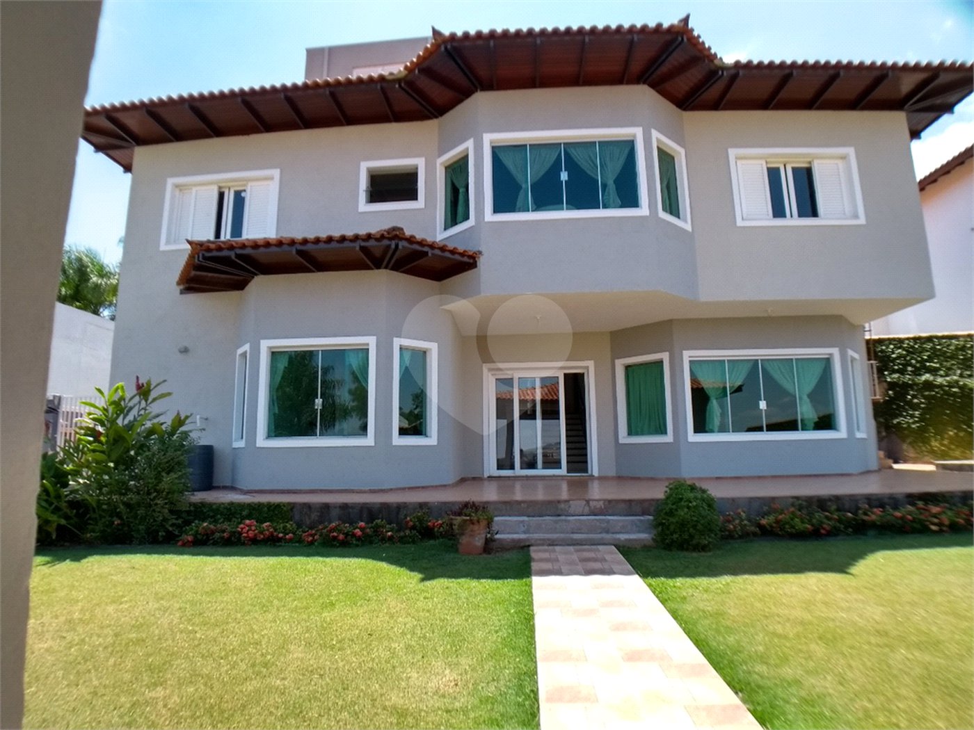 Casa à venda com 3 quartos, sendo 2 suítes,  no condomínio Vila Hípica I, Vinhedo - SP