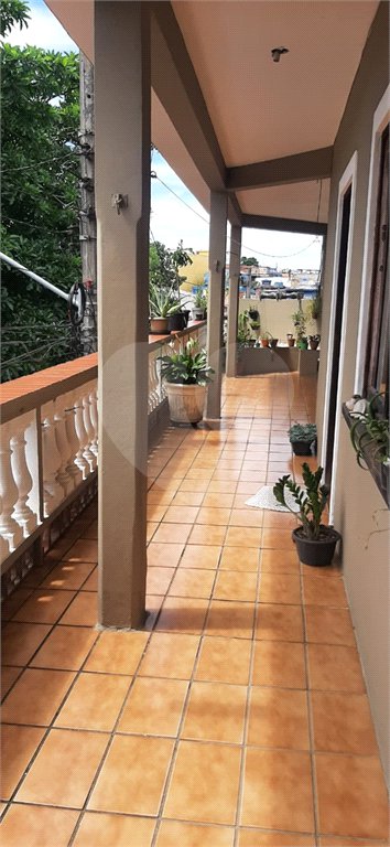 Sobrado à venda com 8 quartos em Jardim São Luís, São Paulo, SP