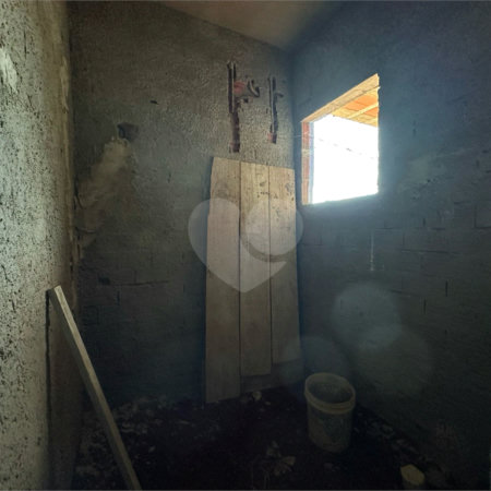 Casa à venda com 3 quartos, sendo 1 suíte, no condomínio Lago dos Ipês, Itapetininga - SP