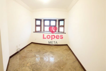 Casa à venda com 4 quartos, sendo 2 suítes, no condomínio Colinas, São José dos Campos - SP