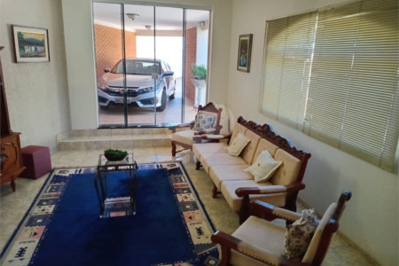 Casa à venda com 3 quartos, sendo 1 suíte, em Vila José Bonifácio, Araraquara, SP