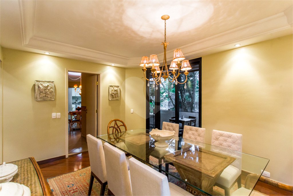 Apartamento à venda com 4 suítes em Real Parque, São Paulo, SP