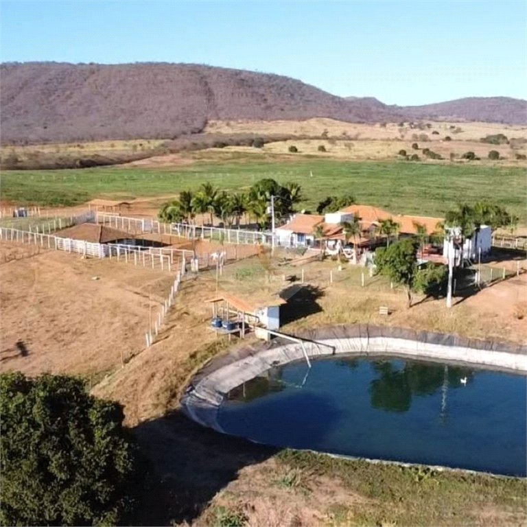 Fazenda à venda com 6 quartos, sendo 1 suíte,  no Centro, Capitão Enéas, MG