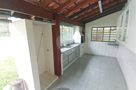 Casa a Venda no Condomínio Vista Alegre - Café em Vinhedo/SP