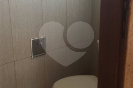 Casa à venda com 3 quartos, sendo 1 suíte, no condomínio Serra da Estrela, Atibaia - SP